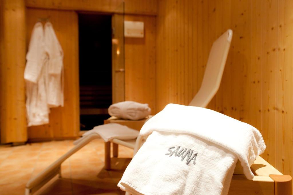 Hotel Weisses Ross Мариенберг Екстериор снимка