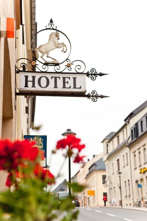 Hotel Weisses Ross Мариенберг Екстериор снимка